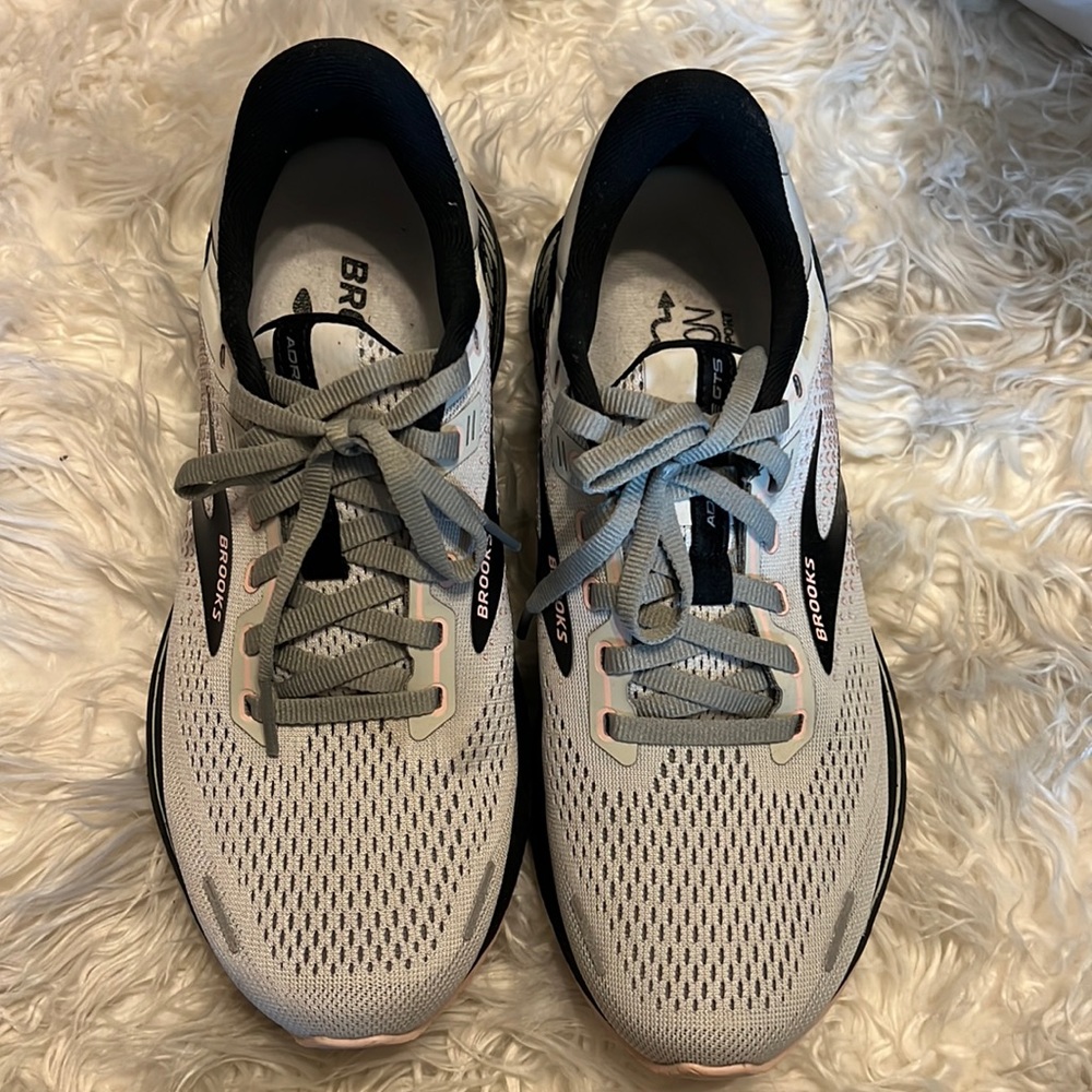 BROOKS SNEAKERS